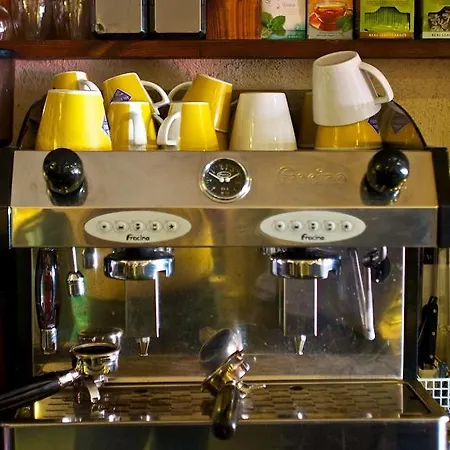 Wallis Arms Hotel 3*